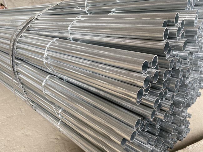 金屬穿線管庫(kù)存車(chē)間